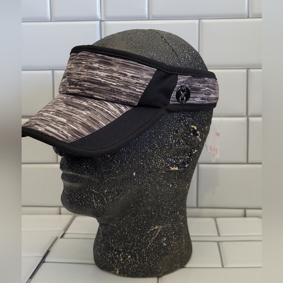 NWOT LAYER 8 Women’s Running Visor Lightweight Hook and Loop Back ClosureColor - Picture 1 of 8